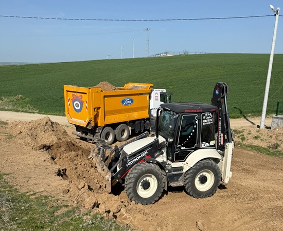 Aslanlar Hafriyat; profesyonel ekip, güçlü makine parkuru, hızlı ve güvenilir hafriyat, kazı dolgu, yıkım kırım, moloz taşıma ve iş makinesi hizmetleri sunan deneyimli bir firmadır.